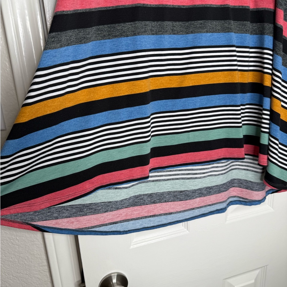 LuLaRoe Tank Top Womens XL gray with multi-colors stripes Casual Shirt - Picture 4 of 4